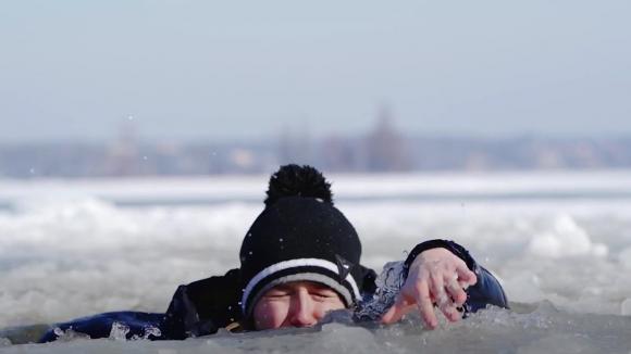 L-WOPR ostrzega - w czasie odwilży lód na akwenach jest śmiertelnie groźny!