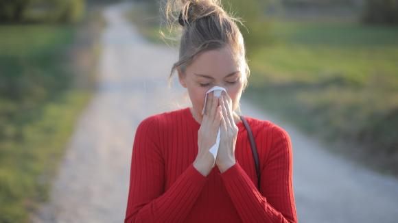 Alergia na pyłki: sposoby na łzawiące i szczypiące oczy