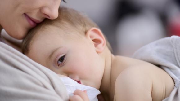 Międzynarodowy Tydzień Karmienia Piersią 1-7 sierpnia 2021. Jak Polki karmią piersią?