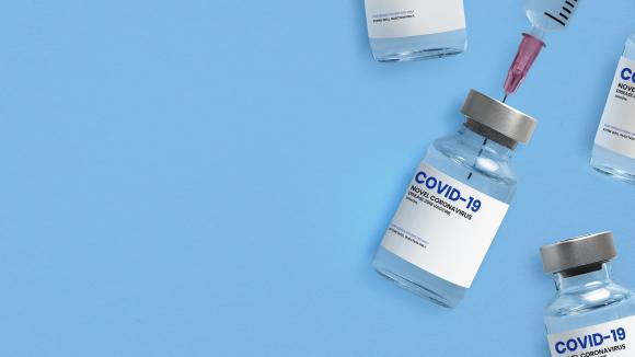 WHO: Na razie nie ma potrzeby podawania przypominających dawek. Priorytetem powinno być przyspieszenie podstawowych szczepień