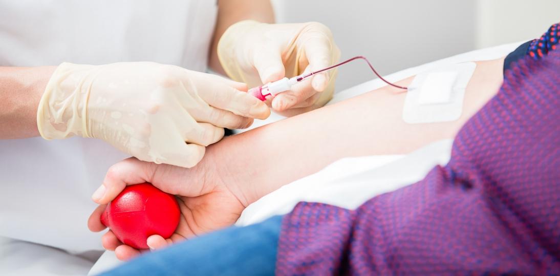 Brak krwi coraz poważniejszym problemem dla szpitali. Co roku w Polsce wykonuje się ok. 1,7 mln transfuzji
