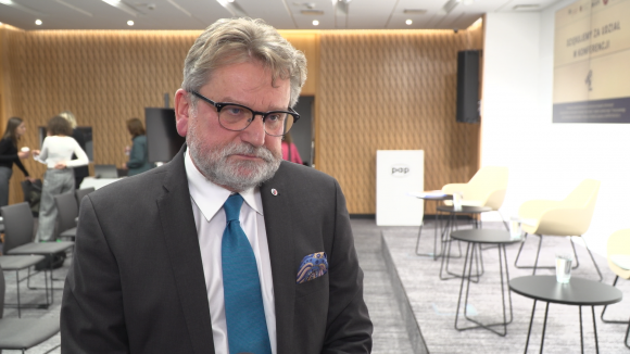 Jarosław Pinkas: Szczepienia młodych kluczowe dla przebiegu czwartej fali pandemii Covid-19