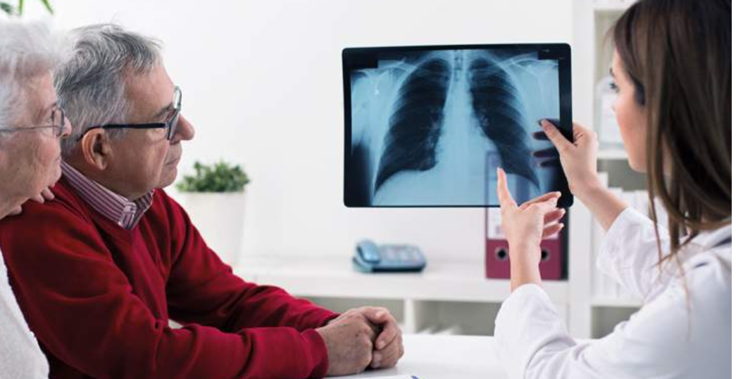Pacjenci z rakiem płuca ocenili opiekę onkologiczną w Polsce - sytuacja wymaga poprawy