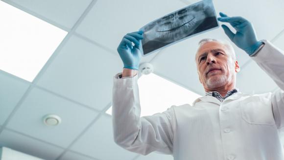 Radiofarmaceutyki: Nowe odkrycia dają szanse na wyleczenie raka tarczycy i przyspieszenie diagnostyki raka prostaty