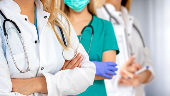 Praca dla medyków z Ukrainy w Polsce - infolinia NFZ