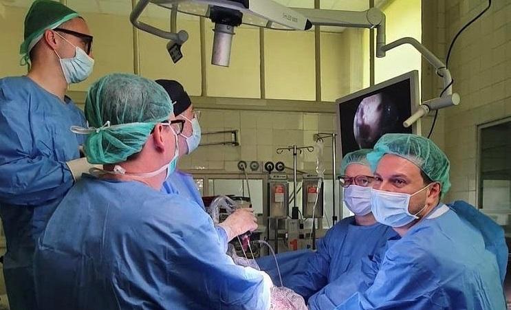 Pionierska, wewnątrzmaciczna operacja rozszczepu kręgosłupa w UCZKiN WUM