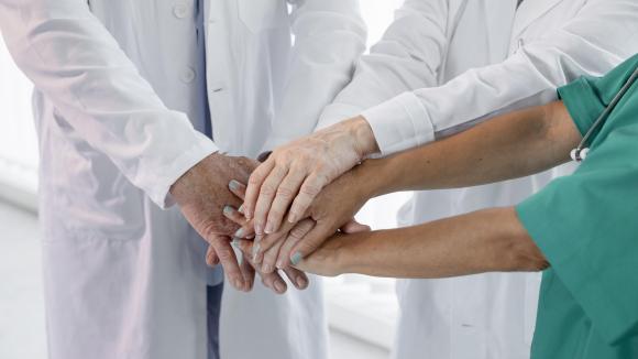 NIL: Projekt ustawy o min. wynagrodzeniach nie realizuje postulatów środowiska medycznego