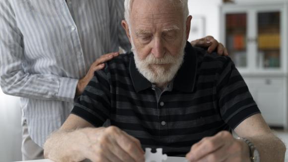 Polacy leczą Alzheimera najczęściej w POZ. Dostęp do specjalistów ograniczony