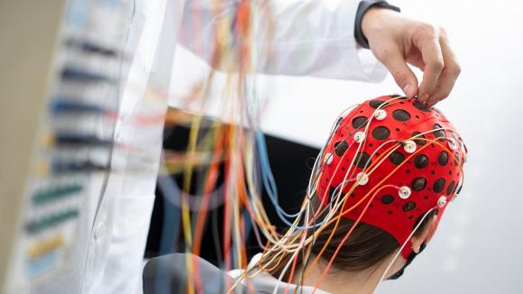 Badanie EEG i VEEG – pierwszy krok do diagnostyki padaczki