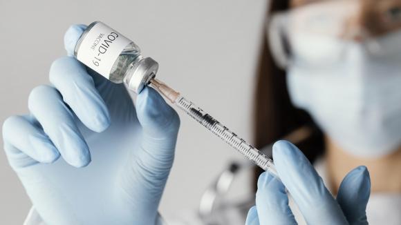 EMA wydała warunkowe pozwolenie na dopuszczenie szczepionki p. Covid firmy Moderna jako dawki przypominającej