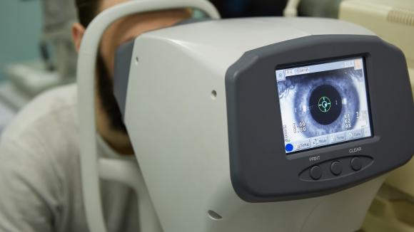 KE zatwierdza Vabysmo firmy Roche - pierwsze dwuswoiste przeciwciało do oczu stosowane do przeciwdziałania dwóm głównym przyczynom utraty wzroku
