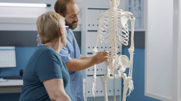 Ministerstwo Zdrowia dofinansuje programy zdrowotne w zakresie wczesnego wykrywania osteoporozy - ruszył konkurs dla gmin