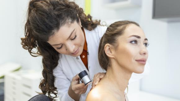 Badania dermatoskopowe – kiedy ostatni raz je wykonywałaś/eś?