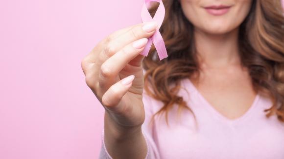 Brak odpowiedniej wiedzy u pacjentek chorych na raka piersi pogłębia lęk towarzyszący procesowi leczenia