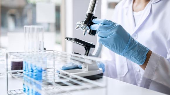 Dlaczego prawidłowa akustyka w laboratoriach jest taka ważna?