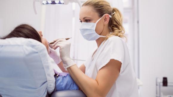 Polacy składają skargi na opiekę stomatologiczną. RPP w pół roku przyjął blisko 1,9 tys. zażaleń
