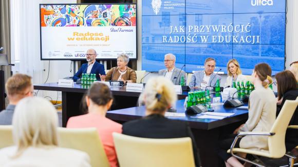 W Senacie o odporności psychicznej dzieci – polskie szkoły wdrażają fińskie metody edukacji