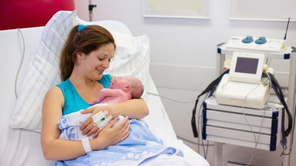 Czas przywrócić w Polsce izby porodowe?