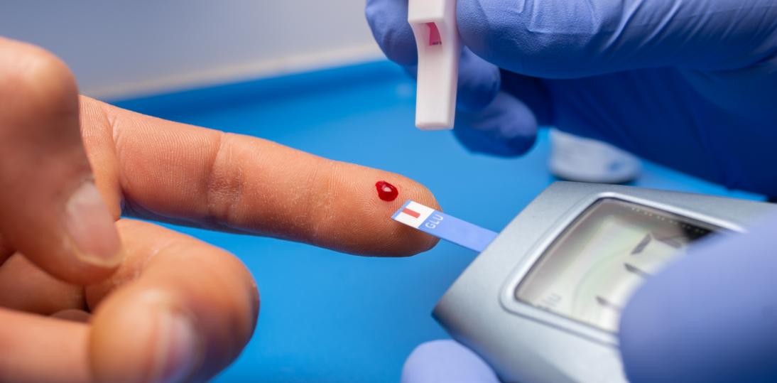 Nowoczesne pompy insulinowe szansą na normalne życie – pacjenci z cukrzycą typu 2 czekają na rozszerzenie refundacji