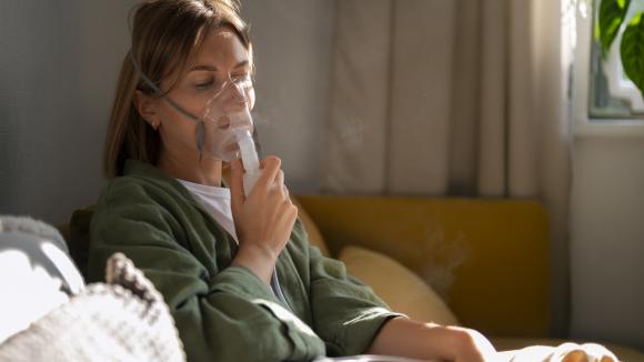 Nowe wytyczne EAACI: powietrze w domu może szkodzić jak smog. Eksperci alarmują – czas na zmiany w praktyce klinicznej i systemowej