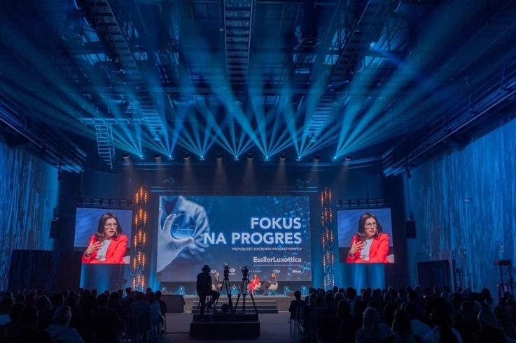 Prezbiopia po czterdziestce: nowe technologie, edukacja i styl życia. Czas spojrzeć na wzrok inaczej