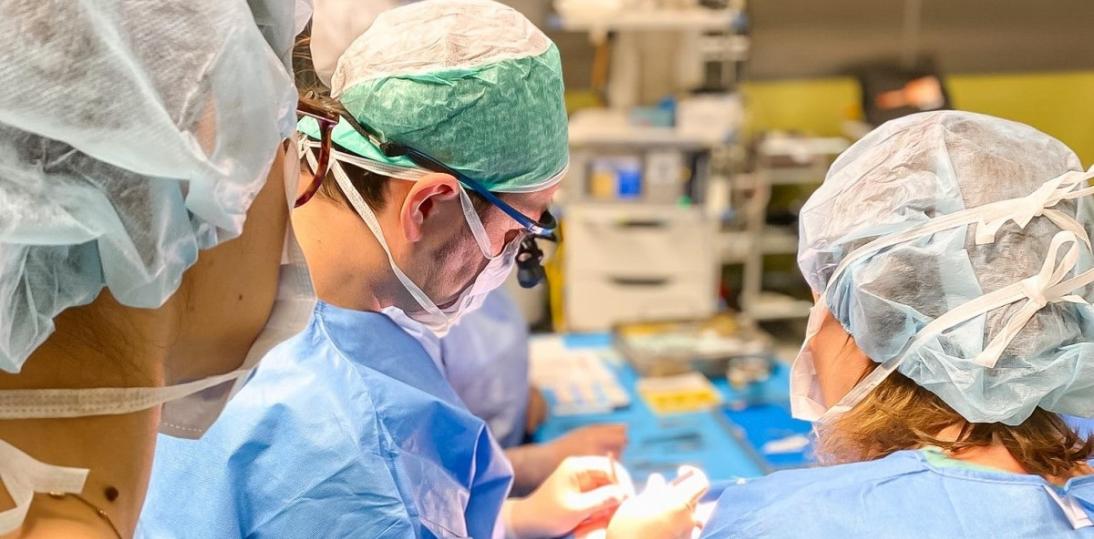Zabieg dermis-fat graft po raz pierwszy w IPCZD. Chirurgia okuloplastyczna na światowym poziomie