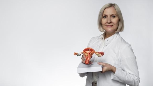 Osiem ośrodków startuje z kompleksowym leczeniem endometriozy. NFZ przeznacza 24 mln zł w 2025 r.