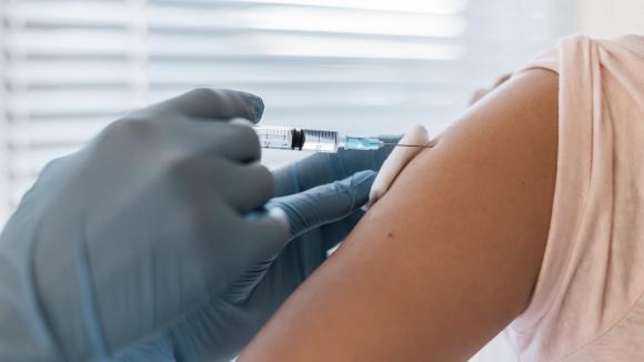 Tylko 13 % zaszczepionych przeciw HPV – co piąty program Narodowej Strategii Onkologicznej zawodzi?