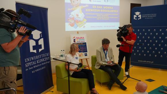 Liczy się moc słowa. Dziennikarze czytają dzieciom w kampanii „Bajka na zdrowie”