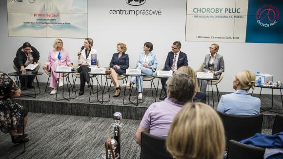 Choroby płuc – niewidzialna epidemia XXI wieku. Eksperci apelują o narodową strategię i szerszy dostęp do rehabilitacji pulmonologicznej