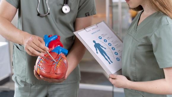 Nowa szansa dla pacjentów z zapaleniem mięśnia sercowego. Rusza przełomowe badanie kliniczne IMPROVE-MC