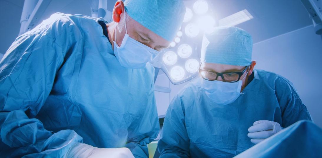 Pionierska operacja rekonstrukcyjna po radykalnym leczeniu raka ślinianki przyusznej w NIO-PIB