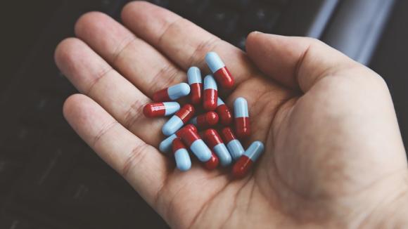 Logistyka leków w Polsce. Jak system dostaw wpływa na bezpieczeństwo zdrowotne i dostępność terapii?