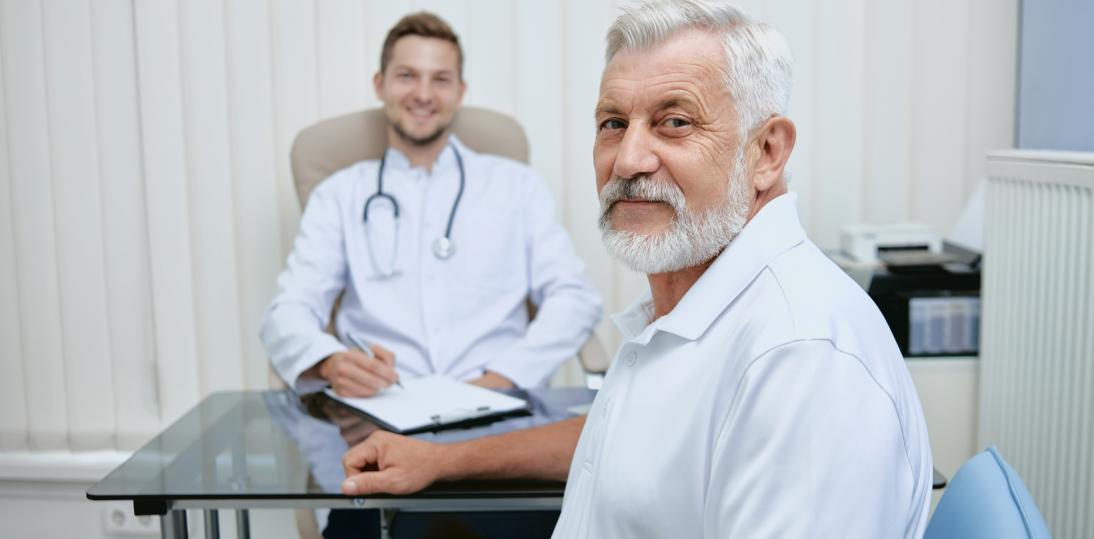 Rak prostaty: choroba, o której wciąż się milczy. Dlaczego wstyd i stereotyp „twardego mężczyzny” są groźniejsze niż sam nowotwór