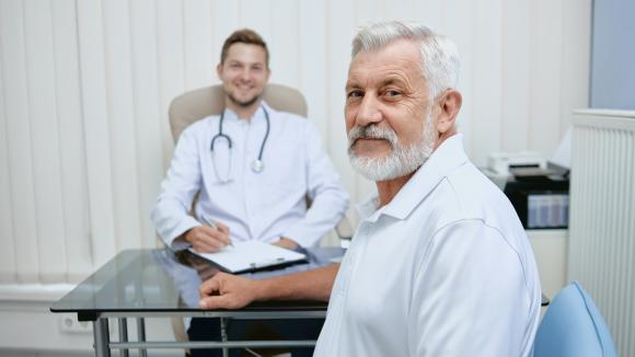 Rak prostaty: choroba, o której wciąż się milczy. Dlaczego wstyd i stereotyp „twardego mężczyzny” są groźniejsze niż sam nowotwór