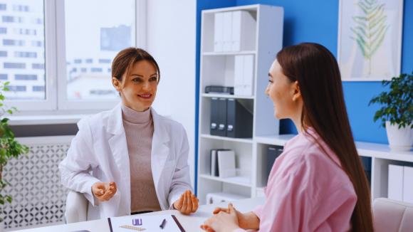 Neuroatypowe Zetki w gabinecie ginekologicznym. Powstał raport