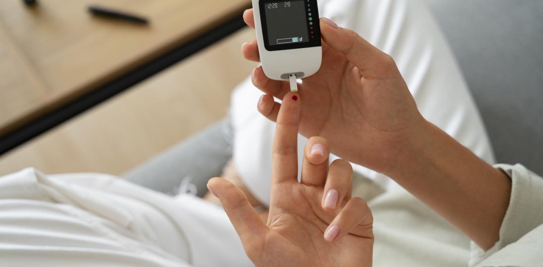 Światowy Dzień Cukrzycy 2025: eksperci podkreślają, że nowoczesne leczenie i edukacja umożliwiają aktywne życie z chorobą