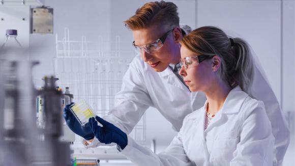 W Polsce opracowano pierwszy na świecie biologiczny biorównoważny natalizumab. Teraz pomoże też polskim pacjentom