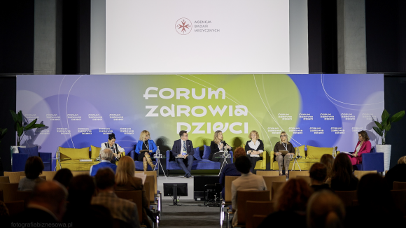 Specjaliści, praktycy, decydenci. Pierwsza edycja Forum Zdrowia Dzieci otworzyła szeroką debatę o systemie opieki pediatrycznej