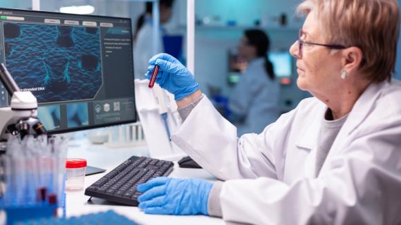 Od genomów do algorytmów. Bioinformatyka nauką XXI w.