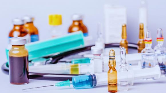 Nowe terapie na liście refundacyjnej od stycznia. Resort zdrowia poszerza dostęp do leczenia