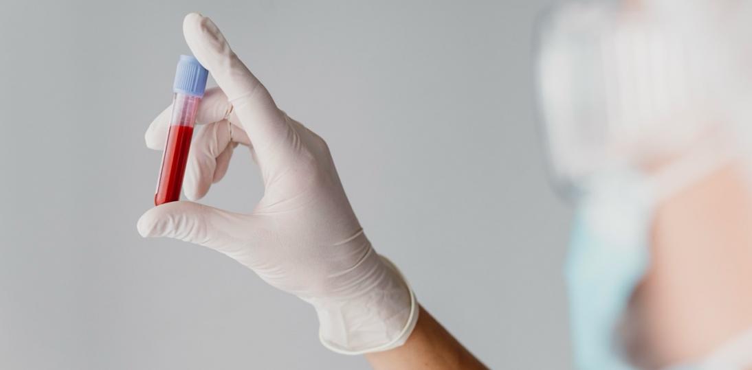 Problemy finansowe szpitali destabilizują publiczną służbę krwi – przeterminowane zobowiązania za 2025 r. sięgają niemal 100 mln zł