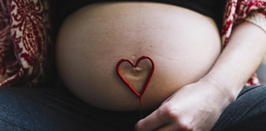 Nowa opieka okołoporodowa w Polsce. Ministerstwo Zdrowia wzmacnia rolę położnych i dostępność porodów poza dużymi ośrodkami