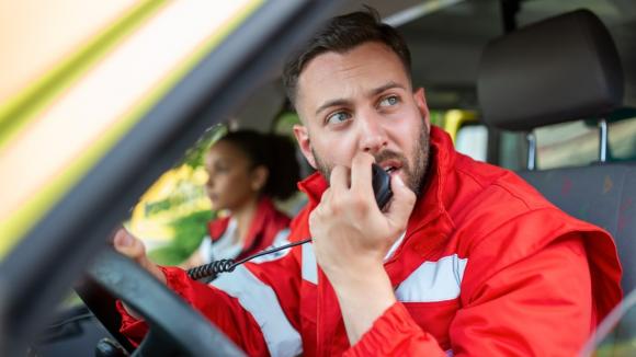 Czas dojazdu karetek przekracza obowiązujące normy. Mazowsze wzmacnia ratownictwo nowymi ambulansami i zespołami