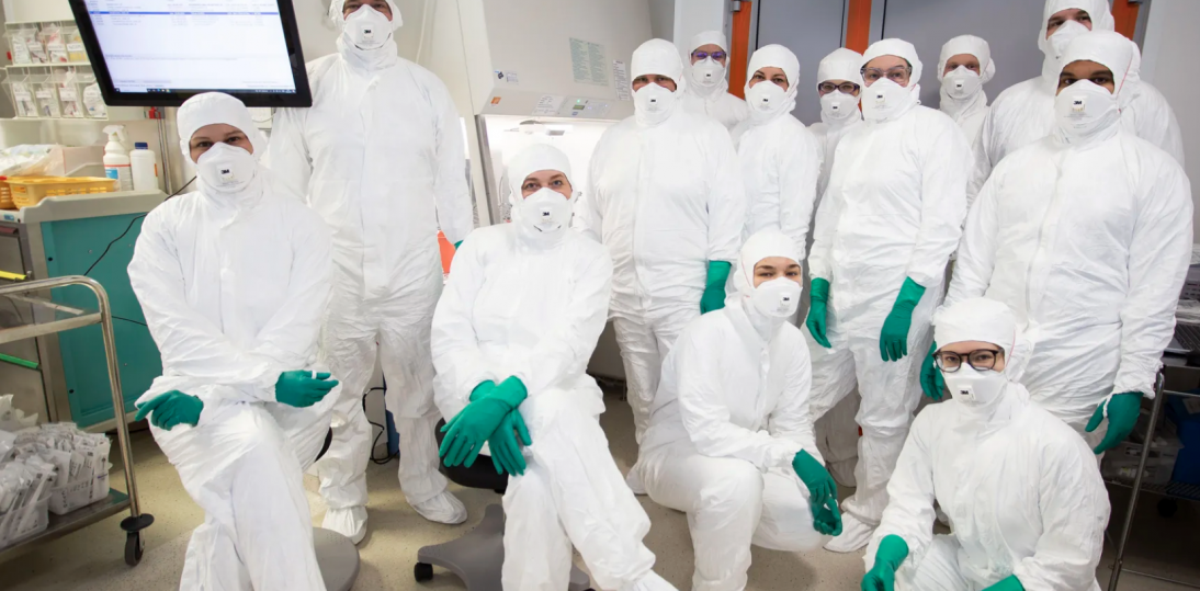 Nowy robot w Aptece Szpitalnej UCK. Automatyzacja przygotowywania leków cytotoksycznych zmienia realia onkologii