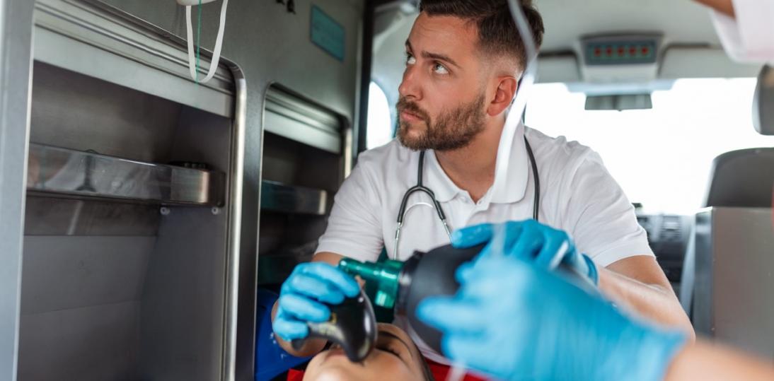 Ratownicy medyczni wciąż nie czują się bezpieczni. Od tego roku obowiązują wyższe kary za naruszenie ich nietykalności