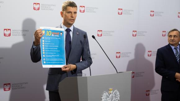 Szkoły w trakcie pandemii koronawirusa - zalecenia