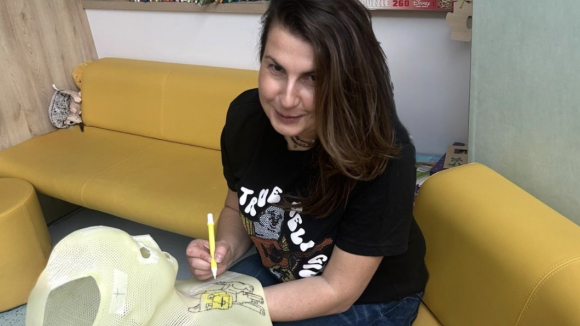 Ręcznie malowane maski poprawiają komfort psychiczny dzieci podczas radioterapii