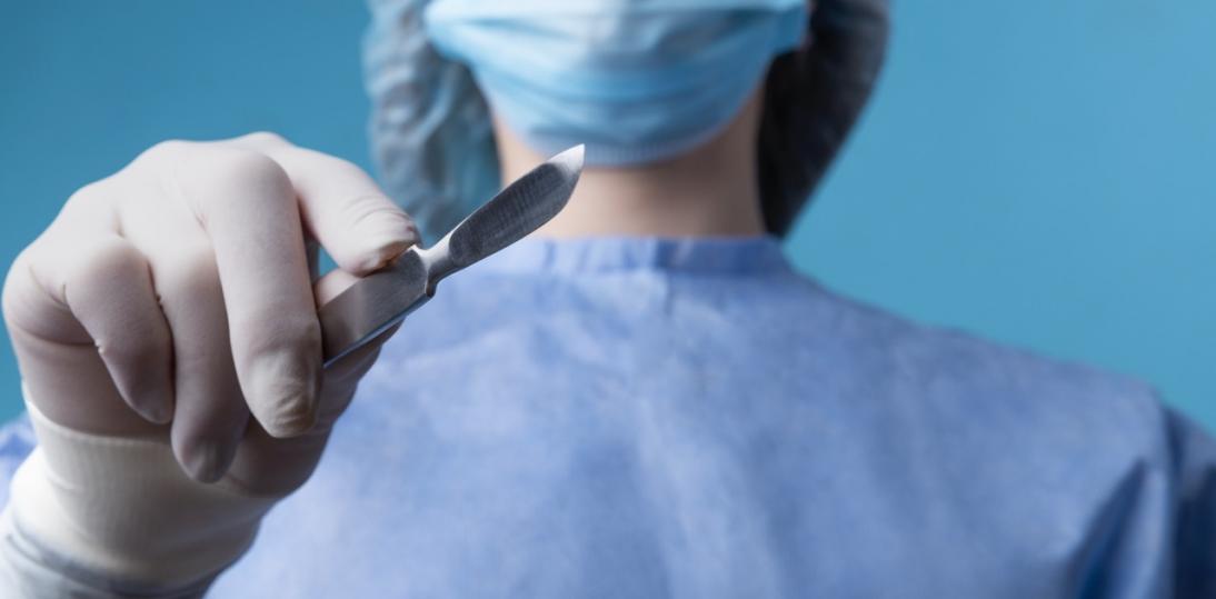 Medyczny przełom w chirurgii głosu – pierwsze tego typu zabiegi z implantem VOIS w Światowym Centrum Słuchu