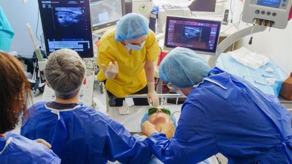 Termoablacja zamiast skalpela. Nowa metoda leczenia guzków tarczycy wchodzi do praktyki klinicznej